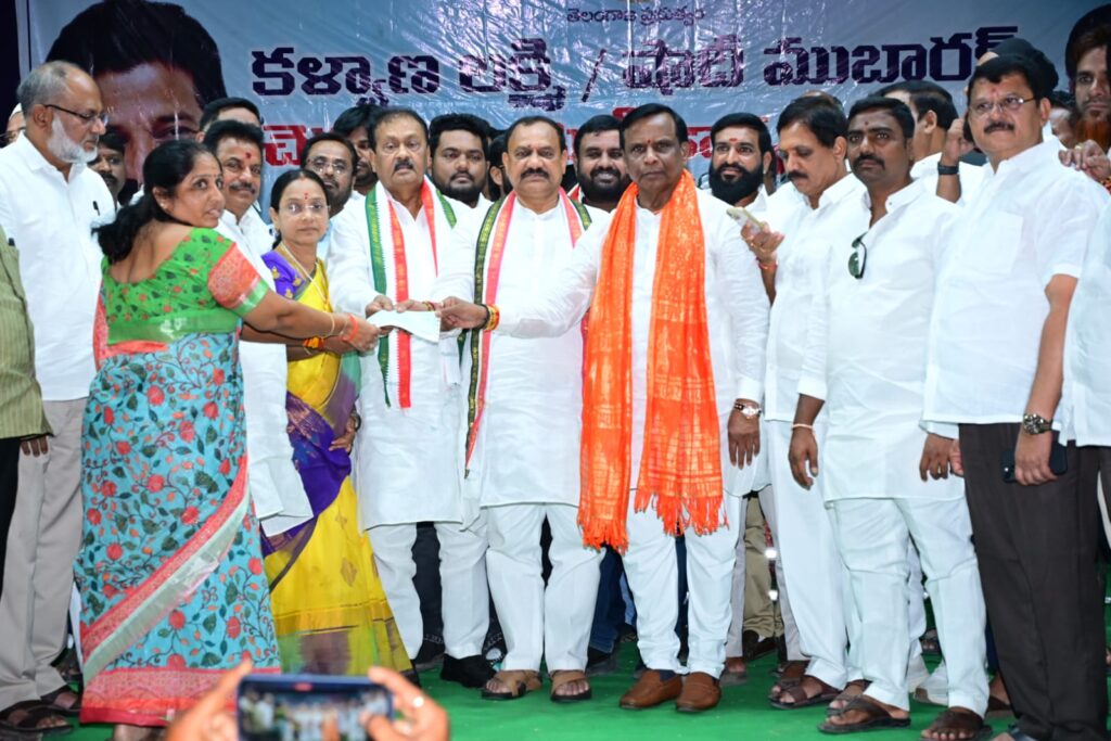 Shabbir Ali addressing Haj pilgrims during a training camp in Kamareddy.
